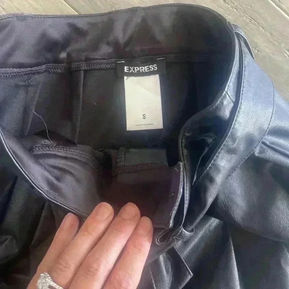 EXPRESS | Faux leather pleated cropped trouser pants with tie waist belt - Picture 4 of 4